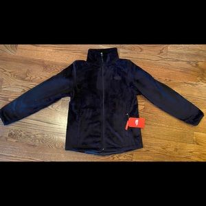 women’s black North Face jacket
